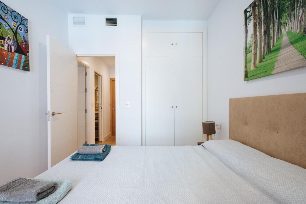 Apartamento Estelar Con Piscina Y Garaje Nervion Apartman Sevilla Kültér fotó