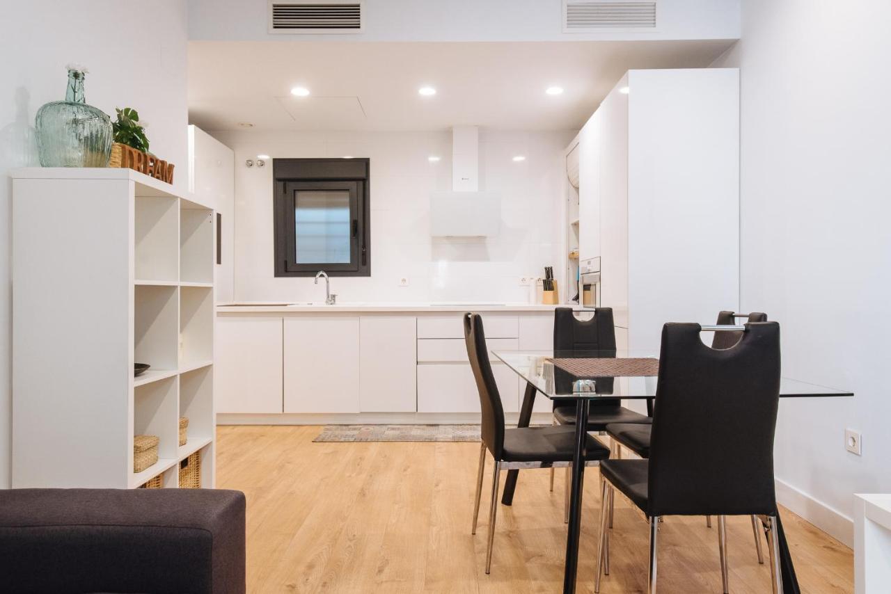 Apartamento Estelar Con Piscina Y Garaje Nervion Apartman Sevilla Kültér fotó