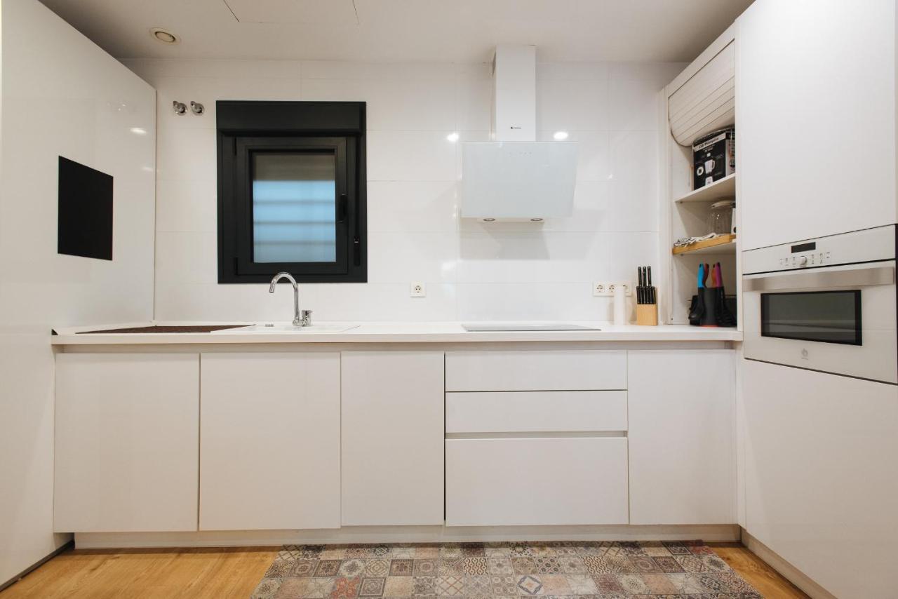 Apartamento Estelar Con Piscina Y Garaje Nervion Apartman Sevilla Kültér fotó