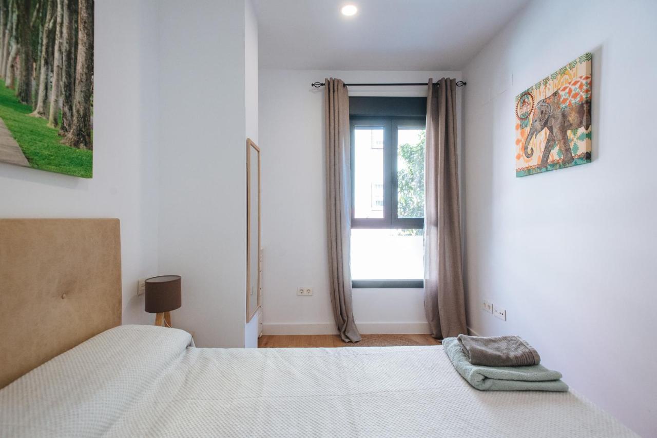 Apartamento Estelar Con Piscina Y Garaje Nervion Apartman Sevilla Kültér fotó