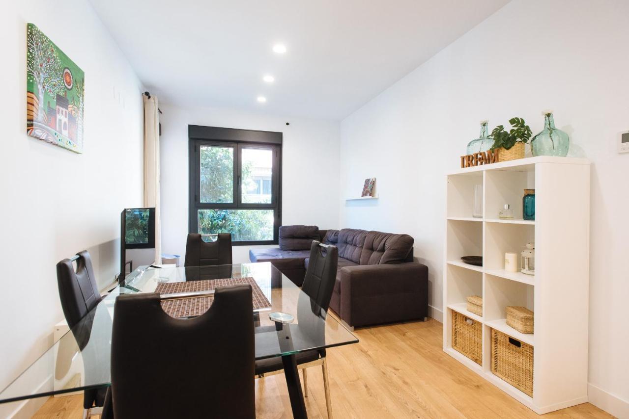 Apartamento Estelar Con Piscina Y Garaje Nervion Apartman Sevilla Kültér fotó