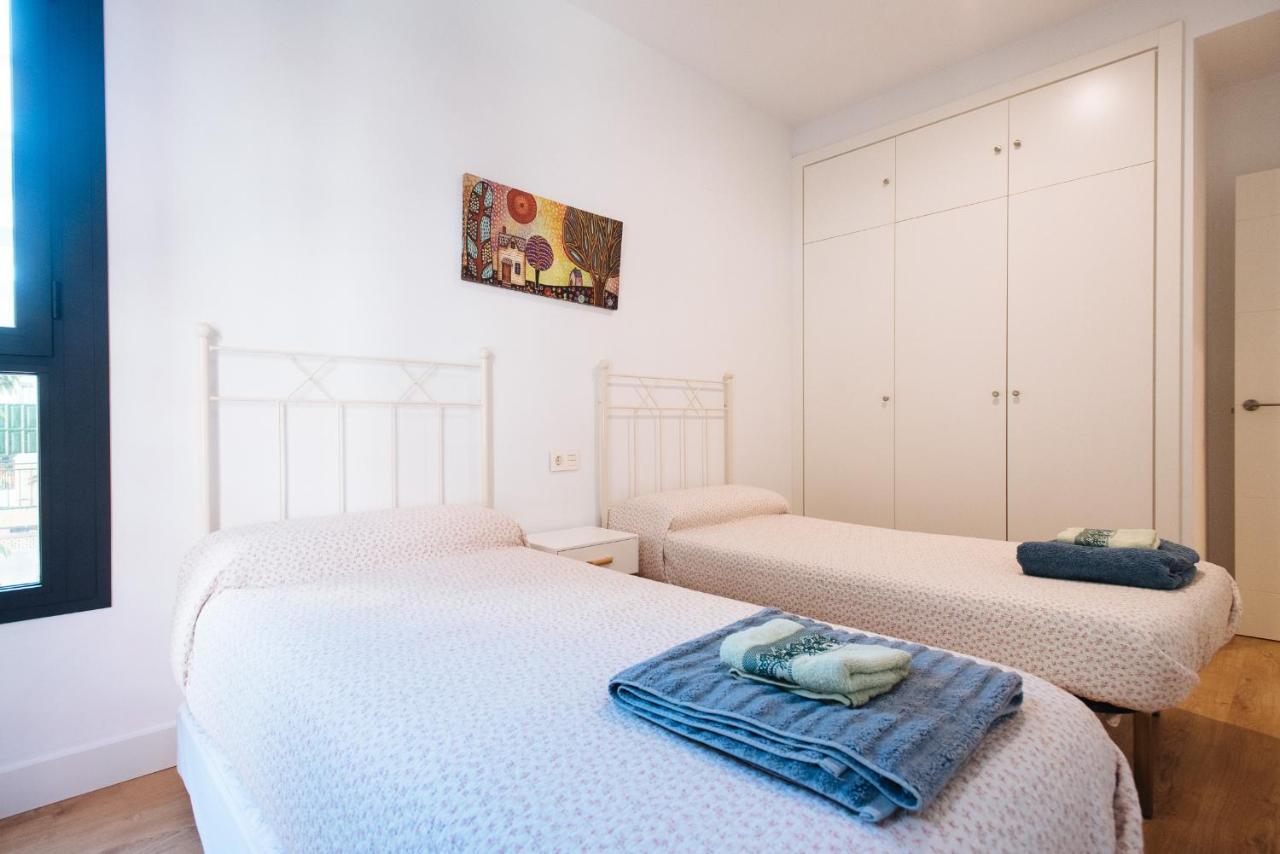 Apartamento Estelar Con Piscina Y Garaje Nervion Apartman Sevilla Kültér fotó