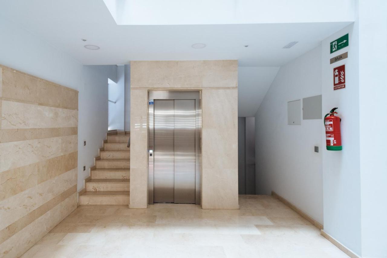 Apartamento Estelar Con Piscina Y Garaje Nervion Apartman Sevilla Kültér fotó