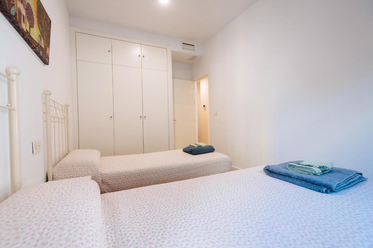 Apartamento Estelar Con Piscina Y Garaje Nervion Apartman Sevilla Kültér fotó