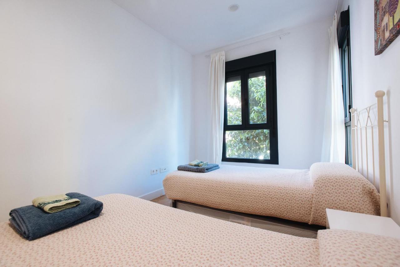 Apartamento Estelar Con Piscina Y Garaje Nervion Apartman Sevilla Kültér fotó