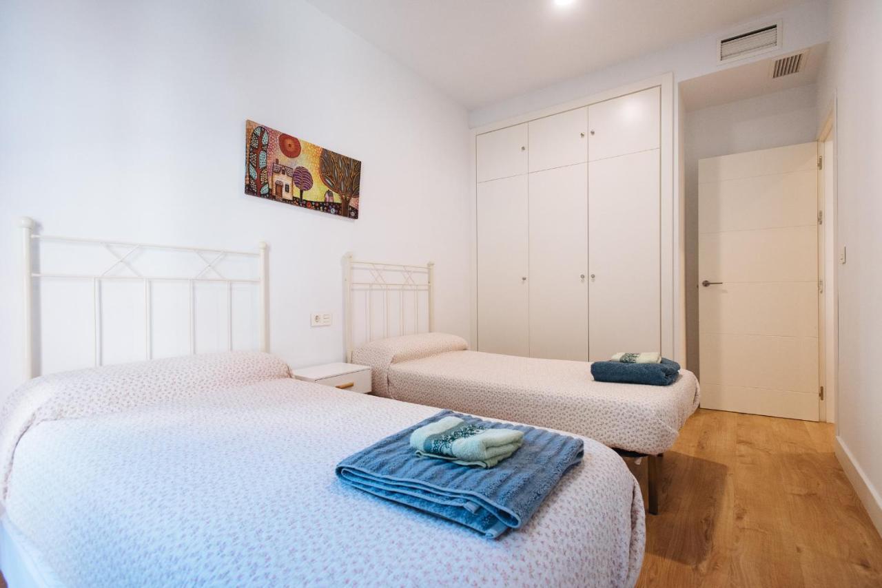 Apartamento Estelar Con Piscina Y Garaje Nervion Apartman Sevilla Kültér fotó