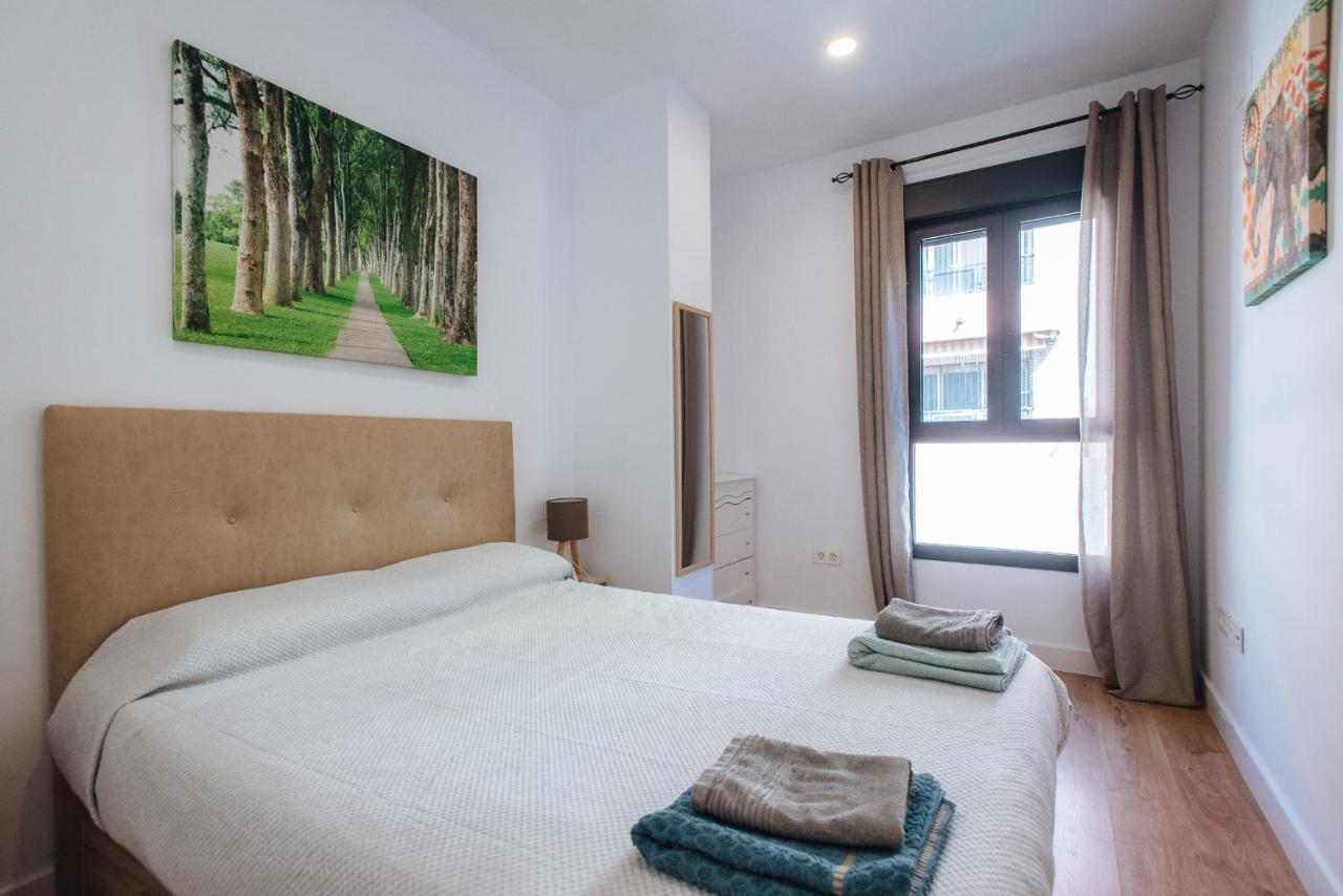 Apartamento Estelar Con Piscina Y Garaje Nervion Apartman Sevilla Kültér fotó